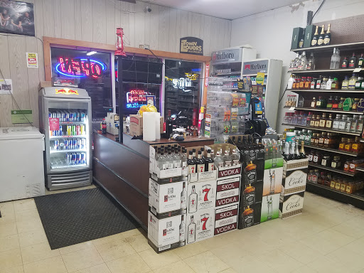 Liquor Store «Town Liquor», reviews and photos, 1127 W Algonquin Rd, Algonquin, IL 60102, USA