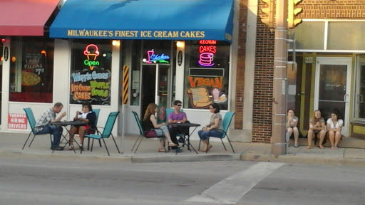 Ice Cream Shop «Babes Ice Cream & Dessert», reviews and photos, 2264 S Kinnickinnic Ave, Milwaukee, WI 53207, USA