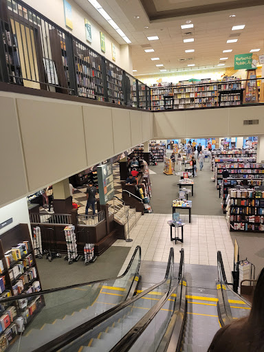 Book Store «Barnes & Noble», reviews and photos, 5959 Triangle Town Blvd, Raleigh, NC 27616, USA