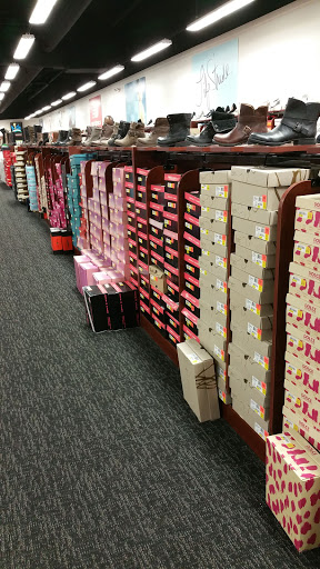Shoe Store «Shoe Dept. Encore», reviews and photos, 452 W 14 Mile Rd, Troy, MI 48083, USA