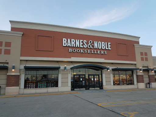 Book Store «Barnes & Noble», reviews and photos, 4935 S 76th St, Greenfield, WI 53220, USA