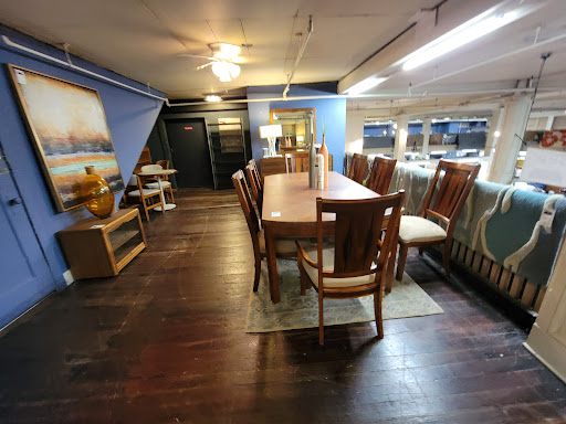 Furniture Store «What’s New? Furniture», reviews and photos, 439 SE Grand Ave, Portland, OR 97214, USA