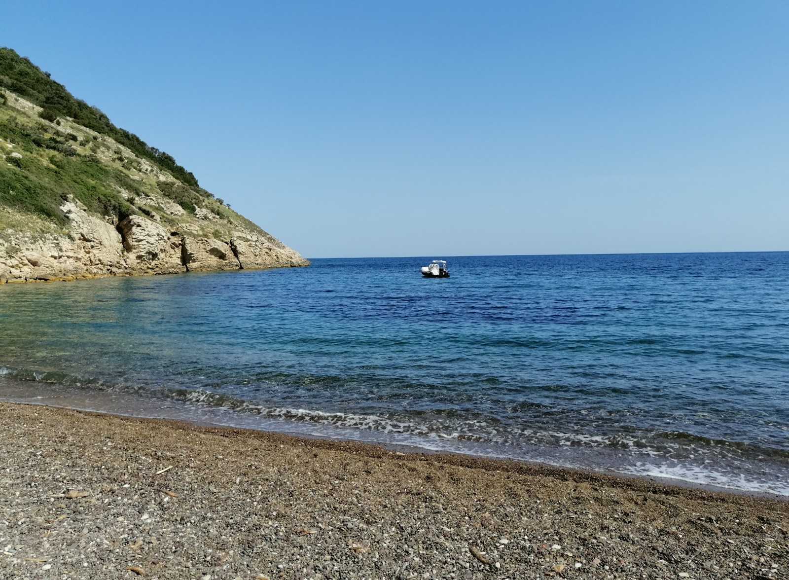 Fotografija Nisporto plaža z visok stopnjo čistoče