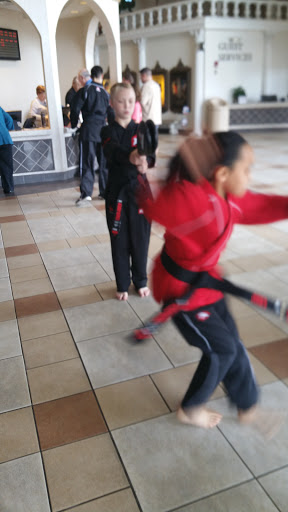 Movie Theater «B&B Theatres Overland Park 16», reviews and photos, 8601 W 135th St, Overland Park, KS 66223, USA