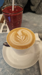 Photo n°217 de Kozy Notre Dame- All day Brunch & Coffee à Paris ()