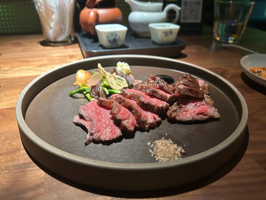台北市信義區 Fuzzy April Bar & Bistro 四月餐酒館 國父紀念館 - 台灣餐廳推薦 手搖推薦 甜點推薦 買一送一 優惠訊息
