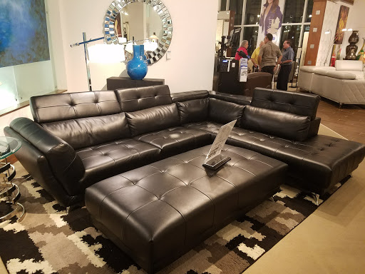 Furniture Store «Rooms To Go & Rooms To Go Kids Furniture Store - Miami International (Doral)», reviews and photos, 10623 NW 12th St, Doral, FL 33172, USA