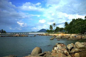 Pantai Batu Burung image