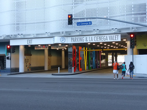 Shopping Mall «Beverly Center», reviews and photos, 8500 Beverly Blvd, Los Angeles, CA 90048, USA