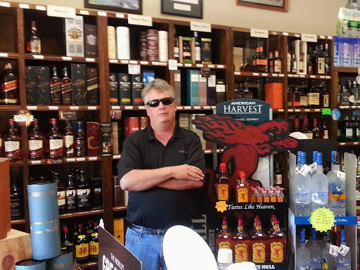 Liquor Store «Hilton Head Wine & Spirit Shop @ The Plaza in Shelter Cove», reviews and photos, 50 Shelter Cove Ln K, Hilton Head Island, SC 29928, USA