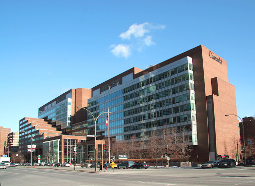 Canadian Passport Office Complexe Guy-Favreau, Tours Est et Ouest