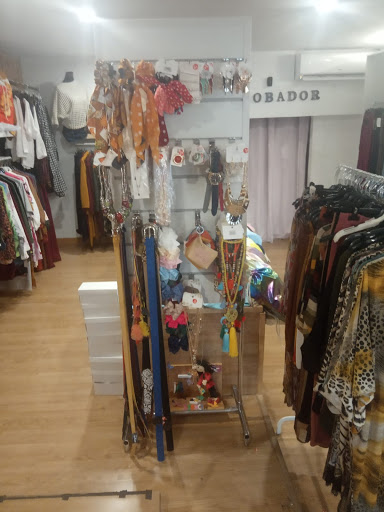 Esencia Tienda De Moda Y Complementos Para La Mujer En Sevilla
