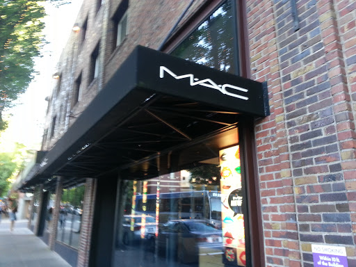 Cosmetics Store «MAC Cosmetics», reviews and photos, 615 NW 23rd Ave, Portland, OR 97210, USA