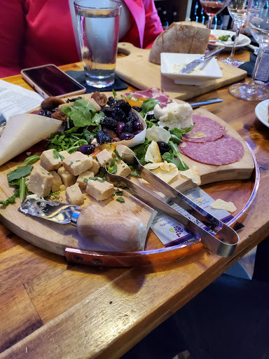 Wine Store «Yiannis Wine Shop», reviews and photos, 401 N Great Neck Rd #123, Virginia Beach, VA 23454, USA