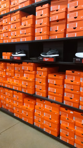 Sporting Goods Store «Nike Factory Store», reviews and photos, 3000 Grapevine Mills Pkwy #611, Grapevine, TX 76051, USA