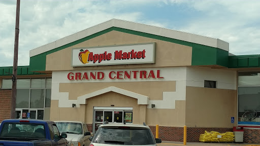 Grocery Store «Grand Central Apple Market», reviews and photos, 7 W 25th St, Kearney, NE 68847, USA