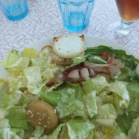 Salade César du Restaurant américain Holly's Diner à Poitiers - n°9