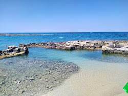 Photo de Torre San Vito Beach avec un rivage spacieux