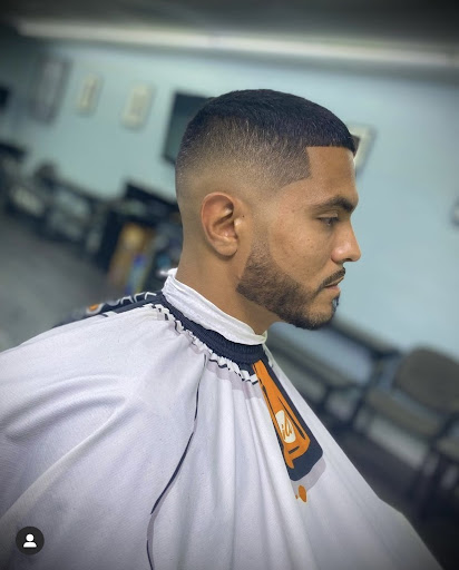 Barber Shop «Razor Klip Stylez Barbershop», reviews and photos, 4900 E Bay Dr, Clearwater, FL 33764, USA