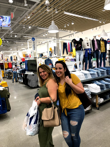 Clothing Store «Old Navy», reviews and photos, 20505 S Dixie Hwy, Cutler Bay, FL 33189, USA