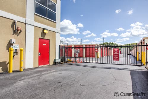 Self-Storage Facility «CubeSmart Self Storage», reviews and photos, 95 Woodfield Rd, West Hempstead, NY 11552, USA