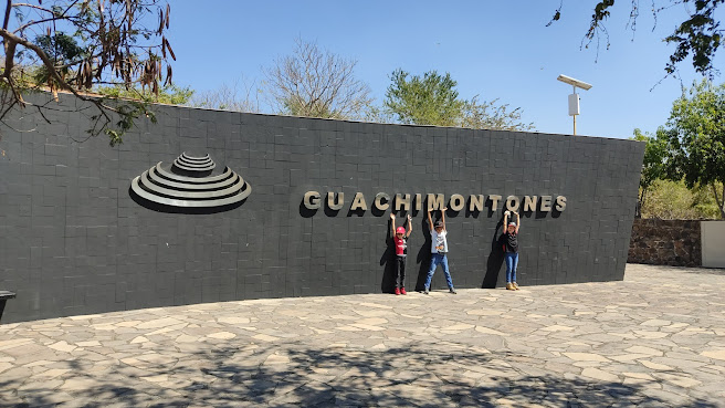 Zona Arqueológica Teuchitlán o Guachimontones by null