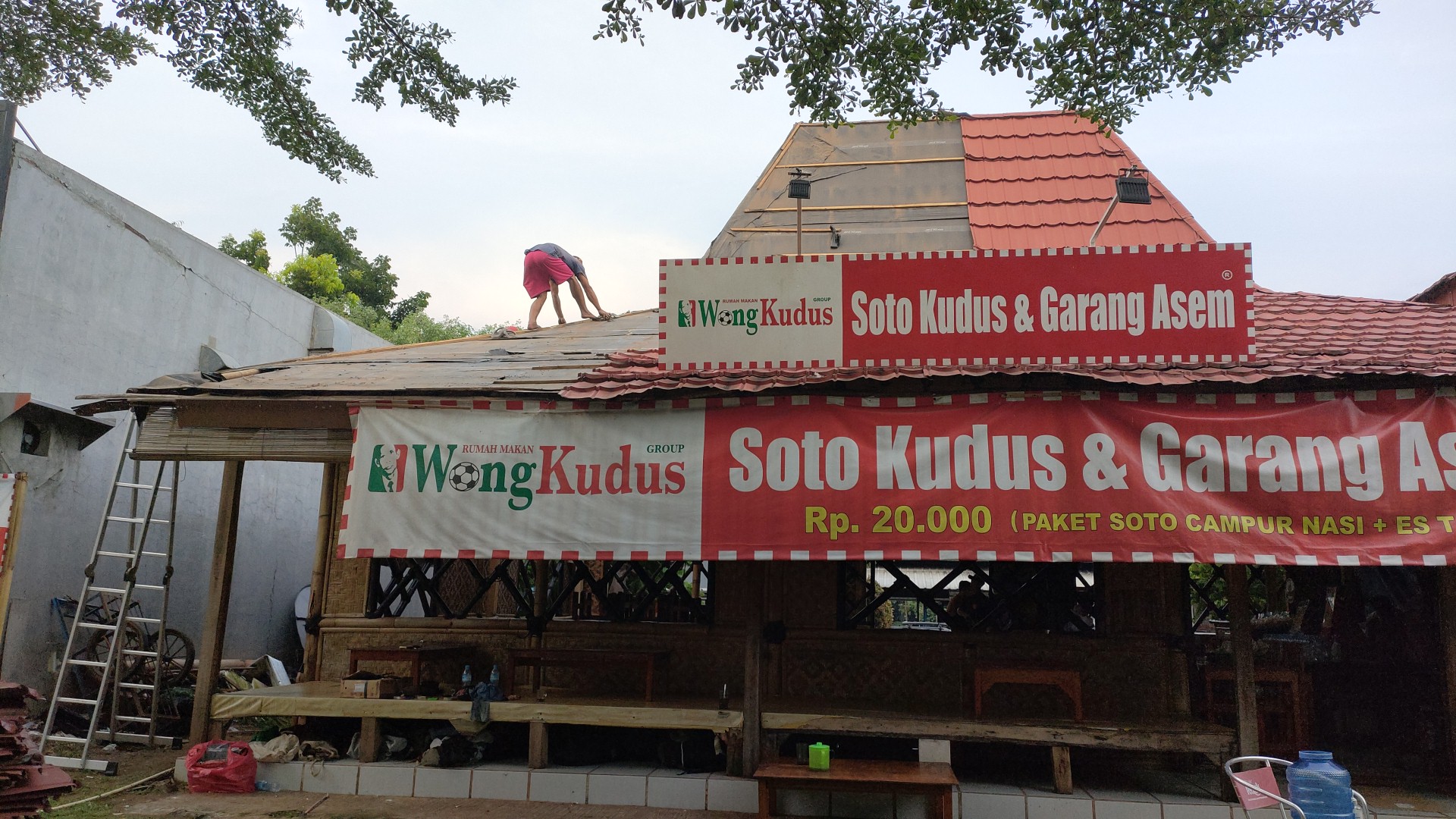 Gambar Soto Kudus & Garang Asem - Wong Kudus Rest Area Km 102 Cipali