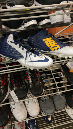 Clothing Store «Burlington Coat Factory», reviews and photos, 10 Prospect Hill Terrace, East Windsor, CT 06088, USA