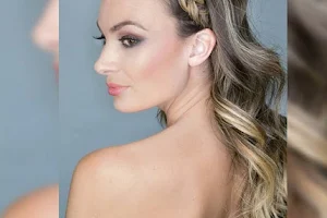 Dina's Kiss & Makeup -Hair & Airbrush Tans image