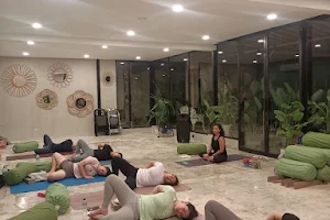 Veronica Widyani Yoga classes image