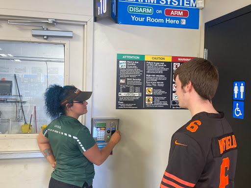 RV Storage Facility «U-Haul Moving & Storage of North Canton», reviews and photos, 5655 Whipple Ave NW, North Canton, OH 44720, USA