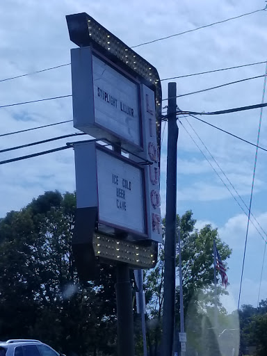 Liquor Store «Stoplight Liquor», reviews and photos, 1240 W McClain Ave, Scottsburg, IN 47170, USA