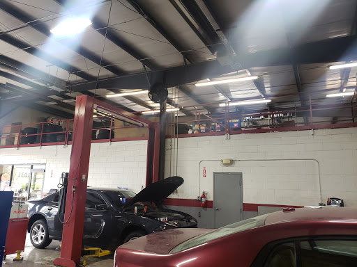 Auto Repair Shop «Fleet Doc Auto Repair & Maintenance», reviews and photos, 1031 Contract St, Lexington, KY 40505, USA