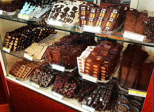 Chocolate Shop «Schakolad Chocolate Factory», reviews and photos, 3105 Chappel Dr, Perrysburg, OH 43551, USA