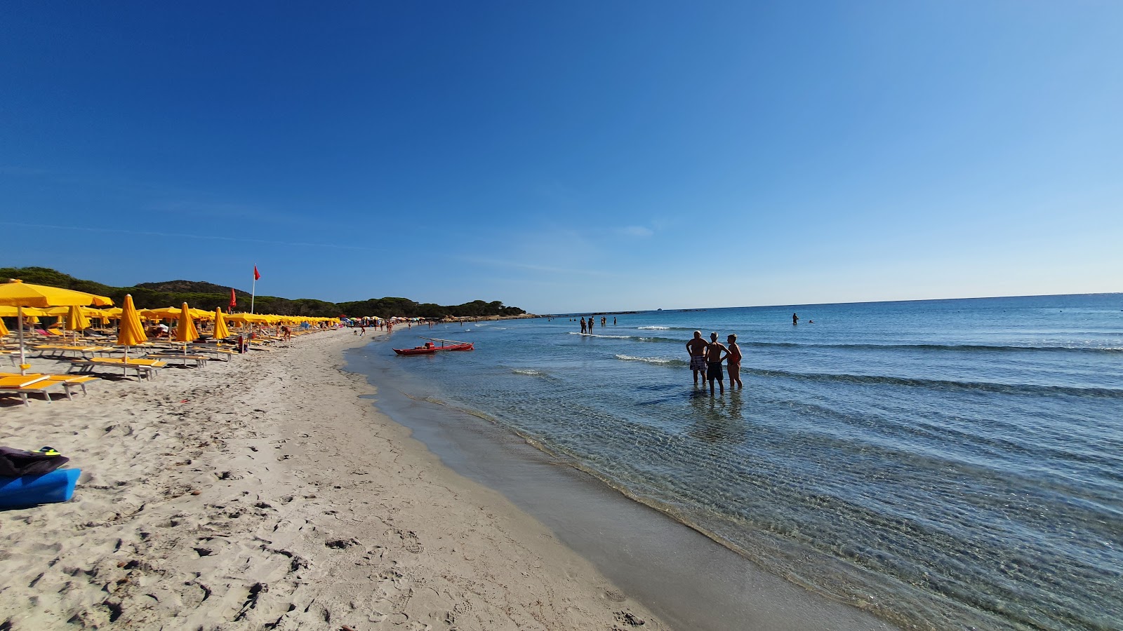 Fotografija Plaža Cala Ginepro in naselje