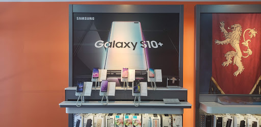 Cell Phone Store «AT&T Authorized Retailer», reviews and photos, 17100 Collins Ave #108, Sunny Isles Beach, FL 33160, USA