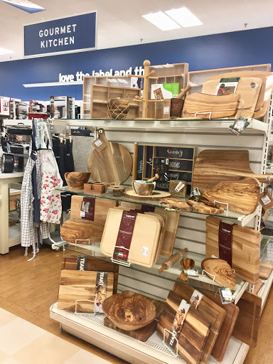 Department Store «Marshalls», reviews and photos, 275 Needham St, Newton, MA 02464, USA