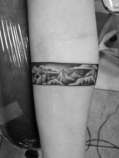 Tattoo Shop «Moving Shadow Ink», reviews and photos, 4328 W Forest Home Ave, Milwaukee, WI 53219, USA