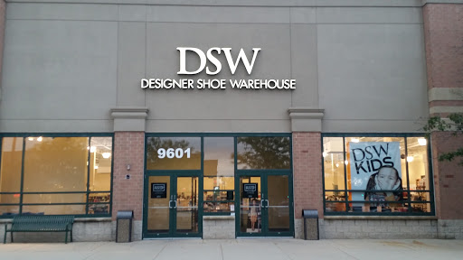 DSW Designer Shoe Warehouse, 9601 Skokie Blvd, Skokie, IL 60077, USA, 