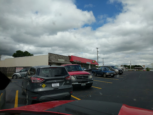 Grocery Store «Price Chopper», reviews and photos, 6475 N Prospect Ave, Gladstone, MO 64118, USA