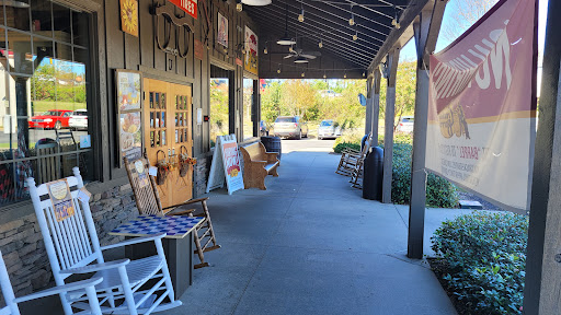 American Restaurant «Cracker Barrel Old Country Store», reviews and photos, 1134 Woodruff Rd, Greenville, SC 29607, USA