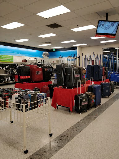 Clothing Store «Ross Dress for Less», reviews and photos, 2540 Cumberland Blvd SE, Smyrna, GA 30080, USA