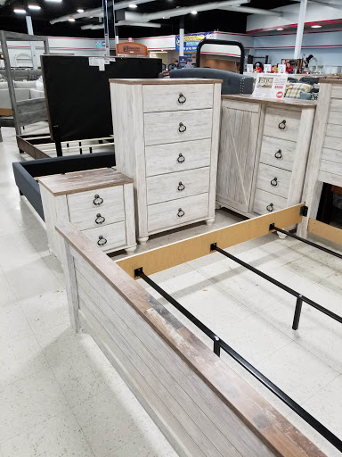 Furniture Store «Louisville Overstock Furniture Warehouse», reviews and photos, 1050 E Lewis and Clark Pkwy, Clarksville, IN 47129, USA