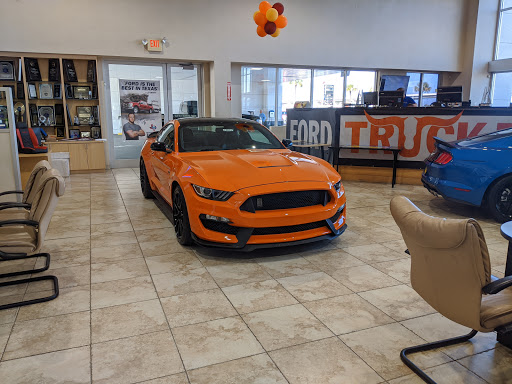 Oil Change Service «Quick Lane at Mac Haik Ford», reviews and photos, 10333 Katy Fwy, Houston, TX 77024, USA