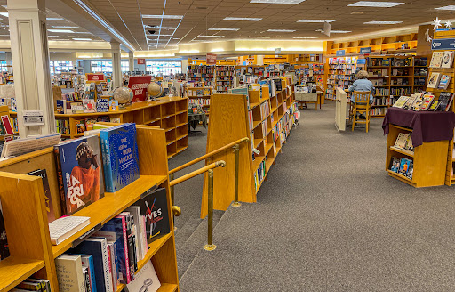 Book Store «Schuler Books & Music», reviews and photos, 2660 28th St SE, Grand Rapids, MI 49512, USA