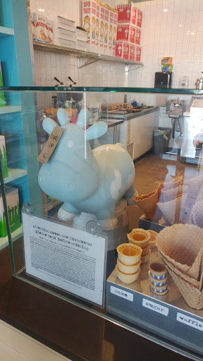 Ice Cream Shop «Sweet Cow», reviews and photos, 1882 S Pearl St, Denver, CO 80210, USA