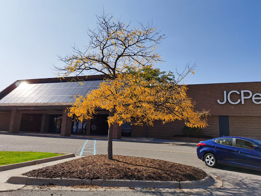 Shopping Mall «Oakland Mall», reviews and photos, 412 W 14 Mile Rd, Troy, MI 48083, USA