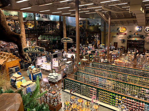 Sporting Goods Store «Bass Pro Shops», reviews and photos