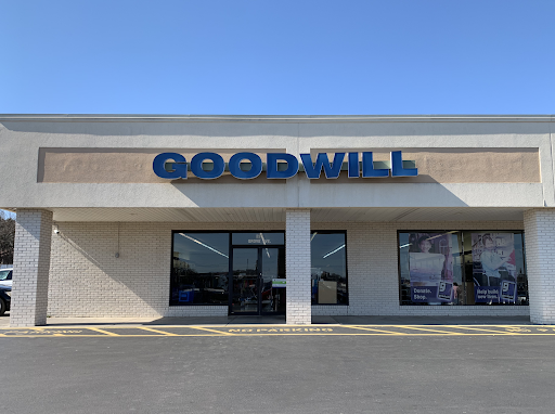 Goodwill Store South Cleveland, 220 Grove Ave SW, Cleveland, TN 37311, USA, Thrift Store