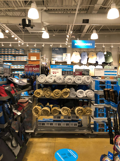 Sportswear Store «Columbia Sportswear Outlet Store at Houston Premium Outlets», reviews and photos, 29300 Hempstead Rd, Cypress, TX 77433, USA